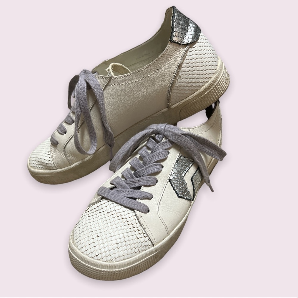 Dolce Vita X Hemline Faux Snake 🐍 Ivory & Pewter Sneakers, Size 8